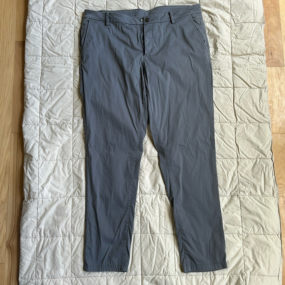 Bird dog Stretch Khakis in Graphite Gray